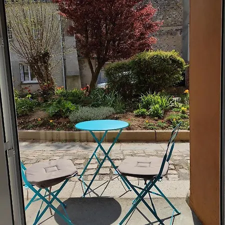 La Pause Sur Le Quai Maupassant A Fécamp