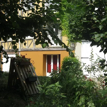 La Pause Sur Le Quai Maupassant A * Fécamp