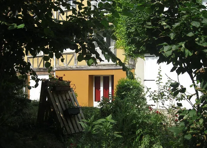 La Pause Sur Le Quai Maupassant à * Fécamp